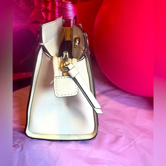 Kate Spade Margaux Satchel- orig CB strap EXCELLENT CONDITION - Picture 5 of 10